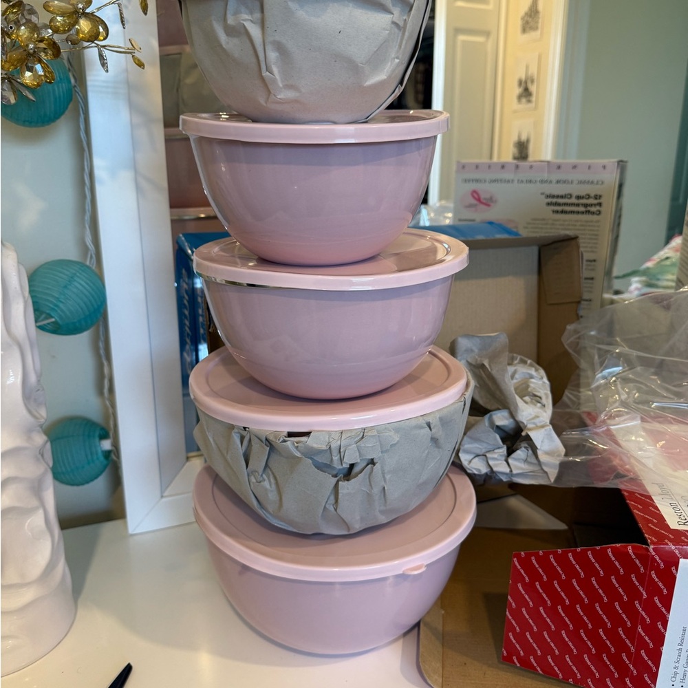 Pink Nesting Bowls Set